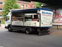 Bier Harlos am 04.06.12 in Bremerhaven, es ist ein MB Atego mit Getr�nkeaufbau Heckansicht