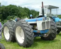 Fordson Country Super 6, gesehen bei der Oldtimerausstellung in Ebersburg, Juni 2012 