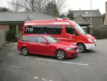 
ELW-1 und Kdow der FF Nettetal das am 12.2.12 in Nettetal aufgenommen wurde