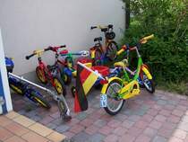 Hochbetrieb auf dem Kindergartenparkplatz in 36100 Petersberg-Marbach