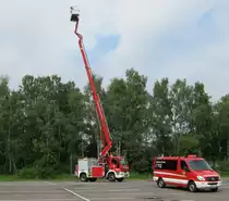 	
Teleskopmast (TM 27) der Freiwilligen Feuerwehr Grefrath, L�schzug Grefrath.

Technische Daten:

Iveco Eurocargo 160 E 25
Aufbau der Firmen Ruthmann & Magirus

In Grefrath am 4.9.11 aufgenommen worden