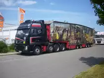 Volvo Schwerlasttransporter im Gewerbegebiet Sassnitz am 29.06.2012