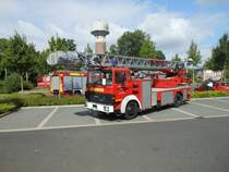 Drehleiter mit Korb (DLK 23-12) der Freiwilligen Feuerwehr Kempen, Lschzug Kempen. 

Technische Daten: Iveco 140-25 A

Die DLK ist am 2.6.12 beim Leistungsnachweiss im Kempen aufgenommen worden