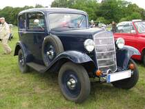 Limousine Opel P 4 aus dem Landkreis Gstrow beim Oldtimertreffen in Gnoien 25.06.2011