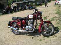Motorrad ROYAL ENFIELD anllich der Saisonerffnung am Oldtimer-Museum Gro Raden [01.05.2012]

