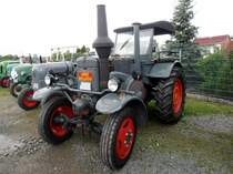 Seitenansicht vom Traktor Lanz Bulldog beim Oldtimer Traktor Treffen. Foto 12.05.12