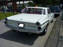 Heckansicht eines Dodge Dart 330 four-door Sedan des Jahrganges 1962. Oldtimertreffen Kokerei Zollverein am 01.07.2012.