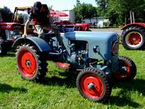 EICHER EKL11; 758ccm; Baujahr 1955 hat eine grozgige Parklcke eingenommen; 120624