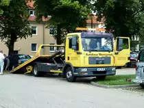 MAN Autotransporter wird beladen in Wernigerode, Juli 2012