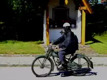 ADLER Motorrad aus fr�hreren Tagen ist am Weg zu einer Oldtimerveranstaltung; 120708