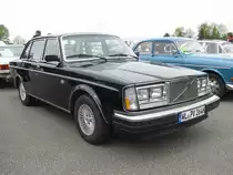 Limousine VOLVO 264 GL aus dem Kreis Harburg beim Oldtimer-Treffen in L�beck-Blankensee, L�beck [30.04.2012]