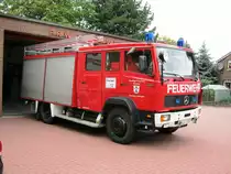 	
 	
Tankl�schfahrzeug TLF 16/25 der Freiwilligen Feuerwehr Straelen, L�schzug Herongen.

Fahrgestell: Mercedes-Benz 1120 AF
Aufbau: Schlingmann.

Das TLF des, L�schzug Herongen wo ich Ehrenmitglied bin habe ich am 31.7.11 in Herongen aufgenommenworden

