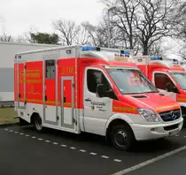 Rettungswagen RTW der Freiwilligen Feuerwehr Moers.

4 RTW der am 26.2.12 in Moers aufgenommen wurde