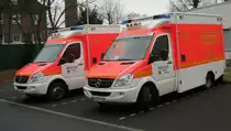 Rettungswagen RTW der Freiwilligen Feuerwehr Moers. 4 und 1 RTW sind am26.2.12 in Moers aufgenommen worden