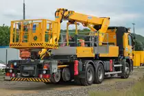 Actros 3346 Zweiwegefahrzeug mit Wechselbr�ckenaufbau am 04.07.2012 in Aachen.