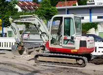 Juli 2012 / Ketten  Bagger TB145 (evtl. Schl�ter ?) hier beim Stra�enbau auf der L 530 gesehen..