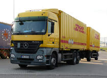 MB Actros MP2 2541 H�ngerzug mit Wechselbr�cken von DHL auf dem Rasthof W�rnitz, 17.05.2012