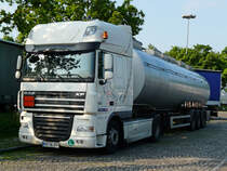 DAF XF 105.510 Tanksattelzug von  Hermes  aus Slowenien auf der Rastanlage Frankenh�he an der A6, 17.05.2012