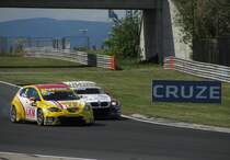 Kampf von BMW und Seat. Foto: WTCC Rennen am 06.05.2012