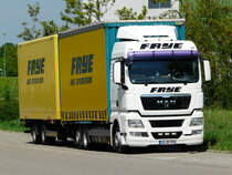MAN TGX Tandem-H�ngerzug von  Frye  abgestellt in einem Industriegebiet in Ellwangen, 17.05.2012