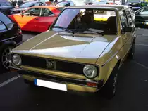 VW Golf 1 GLS. 1977 - 1980. Der Golf 1 wurde bereits ab Mai 1974 ausgeliefert. Ab August 1977 konnte das reichhaltiger ausgestattete Modell GLS geordert werden. Der abgelichtete Wagen ist im Farbton Mexicobeige (Farbcode LE1M) lackiert. Am 29.07.2012 auf dem 7. Internationalen VW-Treffen der VW Society M�lheim/Ruhr.
