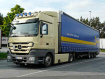 MB Actros MP3 1846 der Spedition Schmitt bei der Pause auf der Rastanlage Kammersteiner Land, 18.05.2012