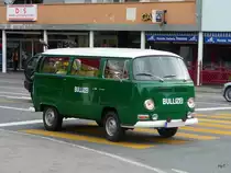 Oldtimer VW BUS unterwegs in Nidau am 21.07.2012