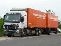 MB Actros MP2 2541 von  Transporte Scheck  mit Wechselbrcken von  Gebrder Weiss  abgestellt in Nrnberg, 20.05.2012
