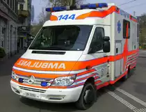 RTW MB 416 CDI  Schutz & Rettung Z�rich bei einem Einsatz in der N�he des HB. (Aufnahme 17.04.2008).