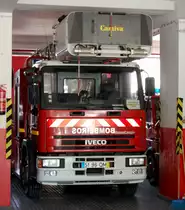 Iveco Drehleiter der Feuerwehr von Tavira in S�dportugal. (Aufnahme 26.05.2010)

