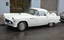 Ein Oldtimer Ford Thunderbird Jahrgang 1957 in Norrkping am 01.06.2012 beobachtet.