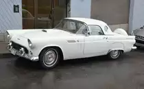 Ein Oldtimer Ford Thunderbird Jahrgang 1957 in Norrk�ping am 01.06.2012 beobachtet.