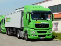 MAN TGX 18.440 Kipper von  BAG Raiffeisen  abgestellt in einem Industriegebiet in Ellwangen, 17.05.2012