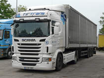 Scania R500 von  TIRTRANS  aus Spanien auf der Rastanlage Frankenhhe, 27.05.2012