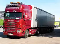 1.8.12 / einen kr�ftigen V 8 Motor mit 580 PS hat dieser Scania Topline von Stams -Transporte..