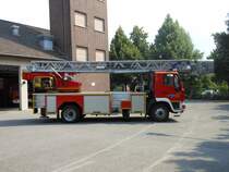 	
DLK 23/12 des Lschzug Dlken der Feuerwehr Viersen
MAN 14.264 Silent, Aufbau Magirus Bj. 1998


Bei einem Fototermin ist die DLK ist am 27.7.12 in Viersen aufgenommen worden
