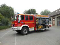 Hilfeleistungslschfahrzeug (HLF 20/16) der Freiwilligen Feuerwehr Viersen, Lschzug Dlken.

Technische Daten:

Fahrgestell: Iveco 150 E 30
Aufbau: Magirus
Singlebereifung
Automatikgetriebe

Bei einem Fototermin ist das HLF ist am 27.7.12 in Viersen aufgenommen worden
