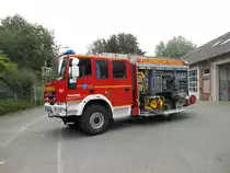 Hilfeleistungsl�schfahrzeug (HLF 20/16) der Freiwilligen Feuerwehr Viersen, L�schzug D�lken.

Technische Daten:

Fahrgestell: Iveco 150 E 30
Aufbau: Magirus
Singlebereifung
Automatikgetriebe

Bei einem Fototermin ist das HLF ist am 27.7.12 in Viersen aufgenommen worden