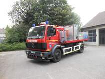 Wechselladerfahrzeug der Freiwillige Feuerwehr Viersen, Lschzug Dlken.

Fahrgestell: Mercedes-Benz 1827
Aufbau: Atlas

Bei einem Fototermin ist das WLF ist am 27.7.12 in Viersen aufgenommen worden