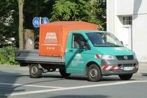 VW T5 von der Gehwegreinigung Oldenburg unterwegs im Stadtgebiet, August 2012