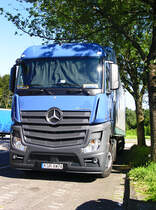 1.8.12/ das neue Gesicht von Mercedes Actros LKW`s sieht man jetzt immer hufiger - hier ist es der Typ 1842 ...