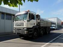 MAN TGA 35.410 von Bramberger am Weg zu einer Kanalbaustelle; 120802