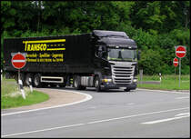 Juni 2012 / der Scania Sattelzug von Transco verlt die Autobahn bei Ldenscheid..