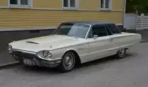 Ein Ford Thunderbird der vierten Generation Baujahr 1964-1966 in Kokkolan/Finnland. Gesehen am 16.06.2012.