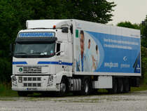 Volvo FH 480 mit Khlauflieger von  Transdanubia  abgestellt in Crailsheim, 27.05.2012