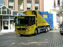 MB Econic unterwegs in Oldenburg zur Altpapierentsorgung, August 2012