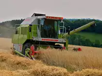 Class Dominator 88S bei der Weizenernte am 02.08.2012 bei Aachen.