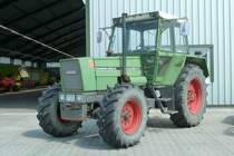 Fendt 610 LS wartet auf seinen n�chsten Einsatz, August 2012
