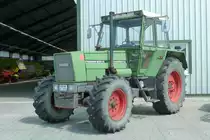 Fendt 610 LS wartet auf seinen n�chsten Einsatz, August 2012