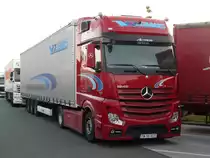 MB Actros 1845 von  VD Trans  aus Rum�nien auf der Rastanlage N�rnberg/Feucht, 07.06.2012